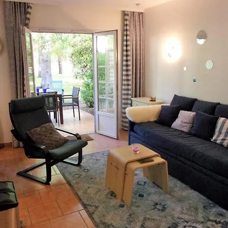 Сasa de vacaciones 55m In With Pool And Garden !